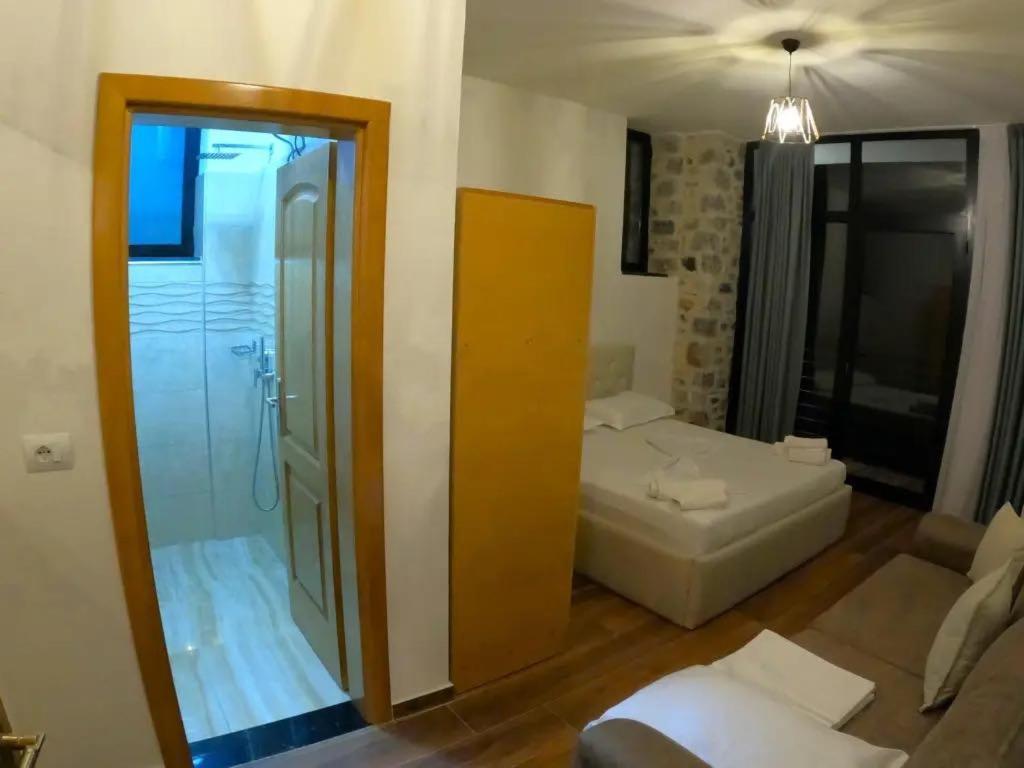 Bujtina Vrenezi Hotel Peshkopi Exterior foto