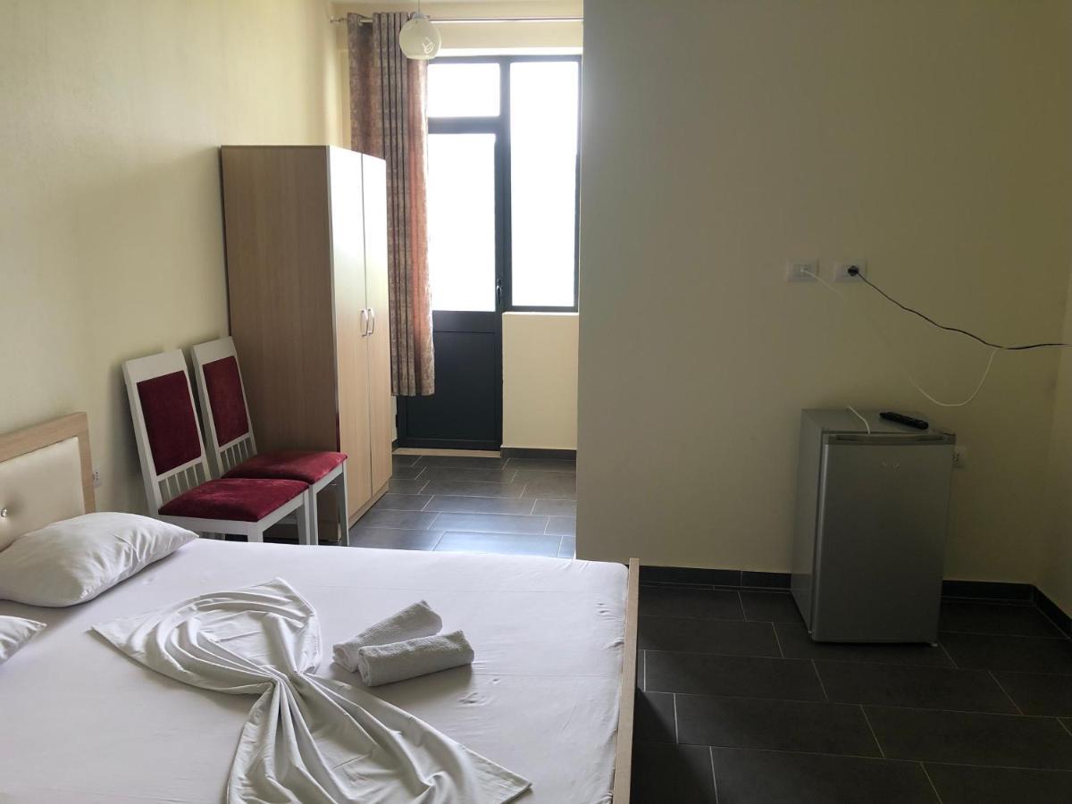 Bujtina Vrenezi Hotel Peshkopi Exterior foto