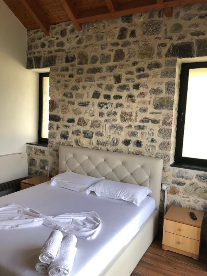 Bujtina Vrenezi Hotel Peshkopi Exterior foto